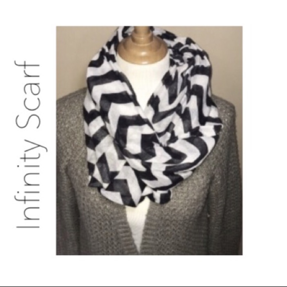 Chevron sheer scarf black an white